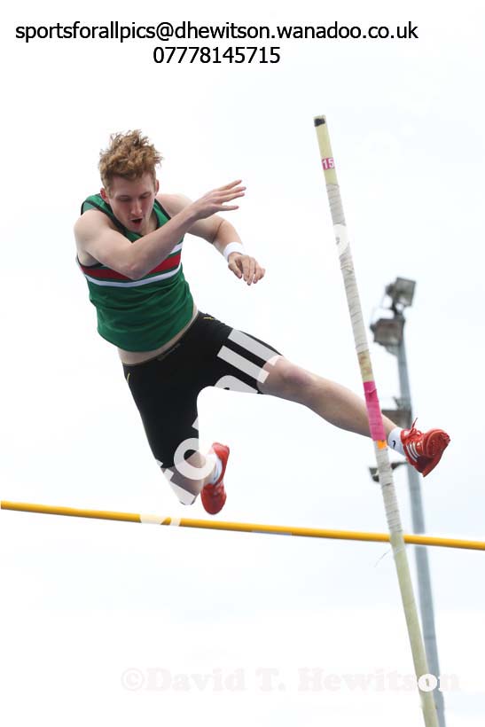 Under-17 mens pole vault, Northern Under-15 and under-17 Championships, Wigan. Photo: David T. Hewitson/Sports for All Pics